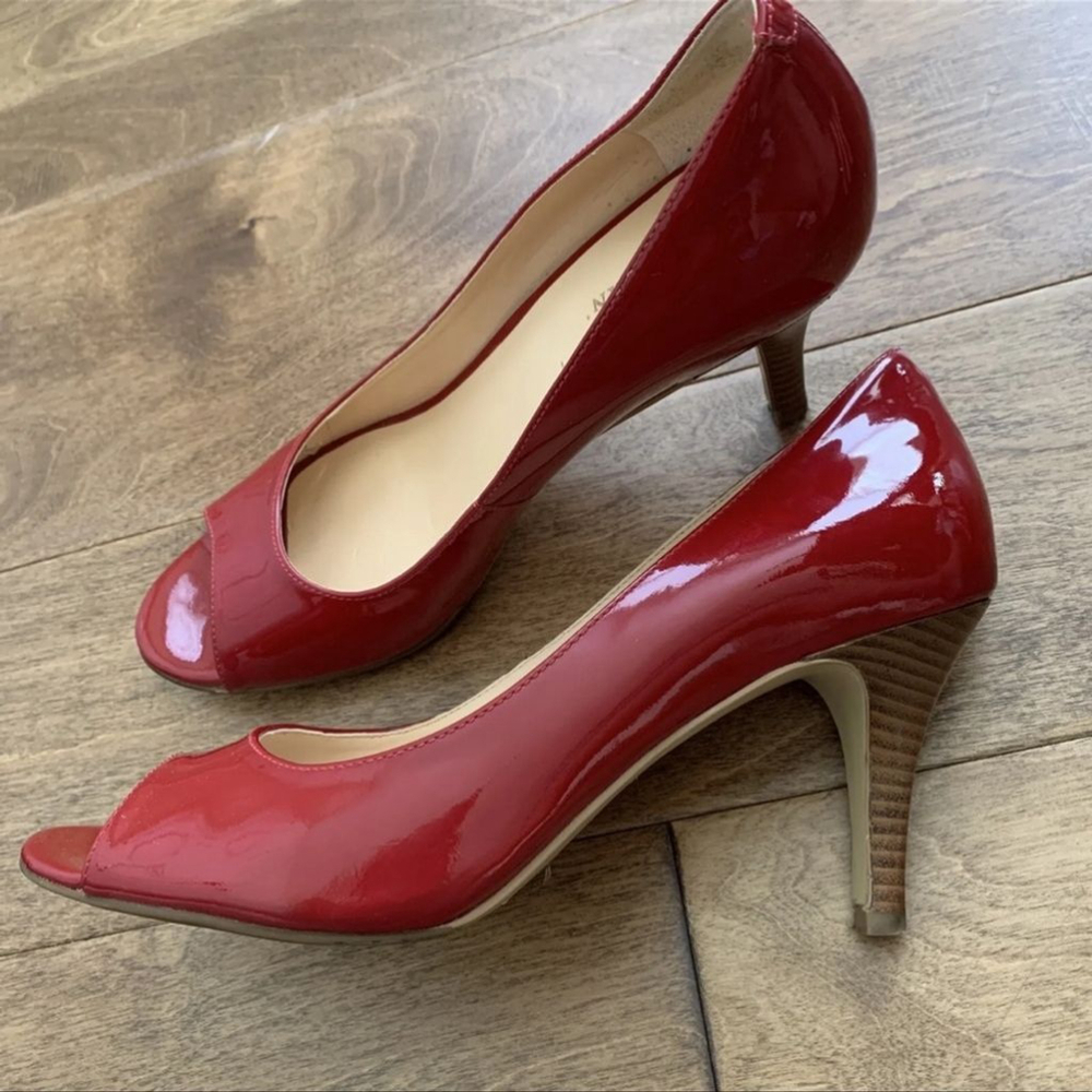 (9.5B) beautiful lipstick red Cole Haan patent leather heels